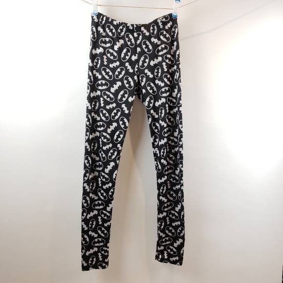2/$20 Batman Leggings - Picture 2 of 7